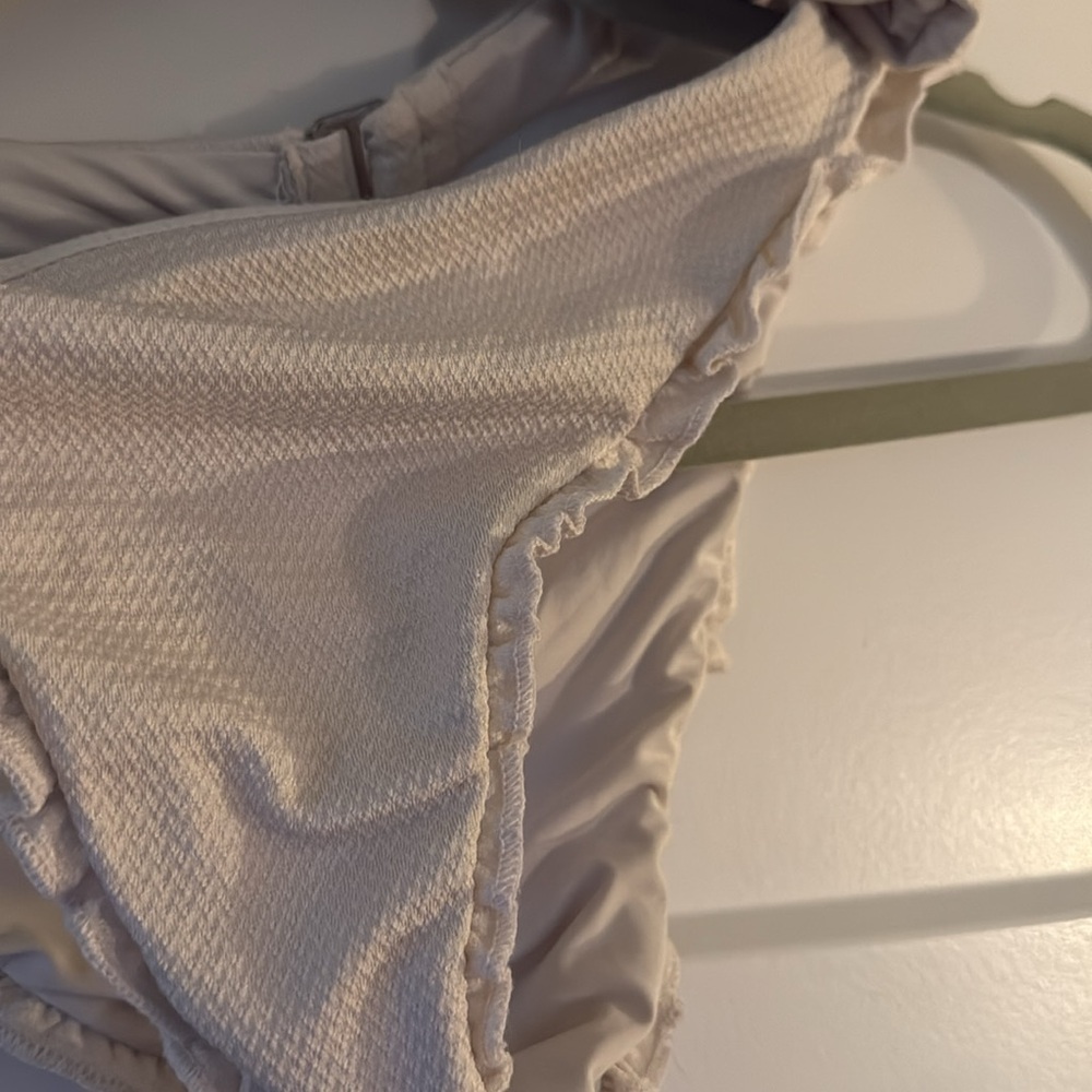 BILLABONG RUFFLE CREAM bikini set - Picture 2 of 3